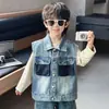 Chaleco de Mezclilla para Niños 2026 Nuevo Estilo Primavera y Otoño Chaleco de Otoño Infantil para Niños Pequeños, Versión Coreana, Moderno y Elegante