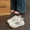 Sapatos Femininos Tendência Nova Primavera/Verão 2026 Moda Academia Simples Esportivo Casual Versátil Planos Brancos para Mulheres