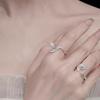 Anillo de Perla de Sirena de Lujo Ligero Elegante Estilo Francés para Mujer Diseño de Cola de Pez de Gama Alta Anillo Abierto Simple de Moda