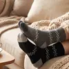 Calcetines para Mujer Otoño Invierno Estilo Nuevo Estilo Japonés Lunares Calcetines de Media Caña Cálidos Combinan con Zapatos Birkenstock Calcetines Sueltos Rayados para Mujer