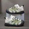 Sapatos de Caminhada para Bebês e Crianças Pequenas 2026 Primavera Novos Sapatos de Malha Respirável para Meninos e Meninas de 3-6 Anos, Sapatos Esportivos Modernos com Solado Macio