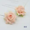 Esquina de Terciopelo Rosa tamaño pequeño Flor Antiguo Hanfu Cabeza de Bandera Pasador Flor Haciendo Decoración de Sala de Estar Accesorios para Disparos Arreglo de Escena