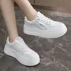 37617 Zapatos de Malla con Suela Gruesa para Aumentar la Altura para Mujer, Superficie de Malla Transpirable, Nuevos Zapatos Deportivos Blancos Versátiles de Verano 2026