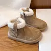 Botas de Algodão para Meninas 2026 Inverno Novo Estilo Infantil Aveludadas Quentes Botas de Neve Menina Pequena Retrô Grandes de Algodão Antiderrapantes Botas Curtas