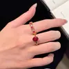 Anillo Cruzado de Fila de Rubíes y Diamantes Estilo Little Red Book Anillo Huevo Cuadriculado Ovalado de Lujo Accesible para Mujer Gama Alta