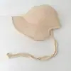 Sombrero de Paja de Madera Elegante y Colorido de Nuevo Estilo con Diseño Hueco, Sombrero de Ala Ancha para Protección Solar de Verano, Sombrero de Protección Solar para Vacaciones en la Playa