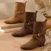 Novas Botas de Cano Curto Cowboy Femininas Retro Marrons de Couro Macio com Salto Anabela e Aumento Oculto de Altura Botas Martin