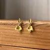 Nuevo Clavo de Oreja Hoja de Arce para Mujer Estilo Mori de Lujo Ligero Clavo de Hueso de Oreja Hoja Dorada Mini Borla Joyería para Oreja