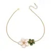 Estilo Dulce Fresco Collar con Puntadas de Flor Blanca para Mujer Super Hada Luz de Lujo Elegante Cadena para Clavícula Versátil Diseño de Nicho Primera Joyería