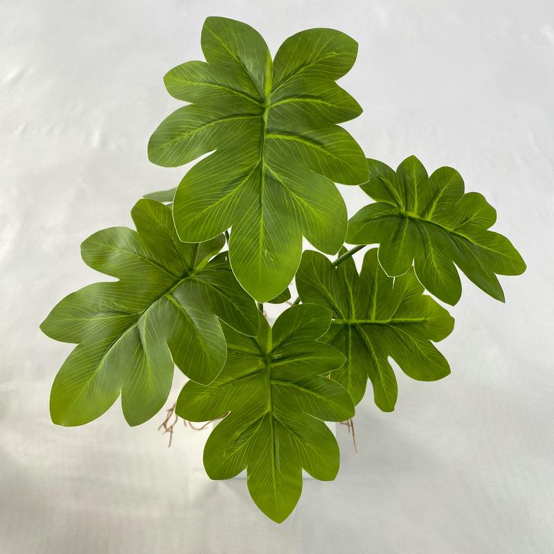 翠绿色
