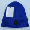 En stock Gorro de Invierno Coreano Casual de Punto Moda Marca para Hombres y Mujeres Cálido para el Frío Rayas Verticales Engrosado Gorro de Lana