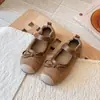 Sapatos Mary Jane estilo floresta retrô para meninas, com sola macia, antiderrapantes, sapatos de princesa, novos sapatos de couro infantis de outono para idades 3-6-8