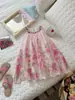 Vestido de Verão com Gola Halter para Meninas Xie Jinmao 2026 com Bordado Pesado Jardim de Monet e Forro de Algodão Penteado