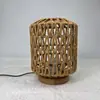 Lámpara de Mesa Retro Moderna para Sala de Estar Tatami Simple Lámpara de Bambú Tejido para el Hogar Estilo Chino Nuevo Lámpara de Mesita de Noche de Bambú Creativa y Práctica