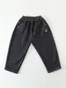 Pantalones Casuales Gruesos Bordados Elegantes de Invierno 2025 para Niños, Niños Grandes Jeans Rectos Integrados de Polar Modernos