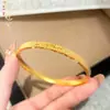 Joia de Areia Dourada Estilo Loja de Ouro, Pulseira Brilhante da Paz e Boa Sorte, Pulseira de Ouro Rosa com Símbolo da Boa Sorte, Mesma Cor por Dentro e por Fora