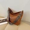 Bolso de hombro tejido tipo cubo para mujer, moderno, sencillo, informal, de gran capacidad, para el invierno de 2023