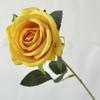 Decoración de boda estilo europeo rosa franela flores artificiales atadas a mano Arreglo floral para el Día de San Valentín accesorios para sesión de fotos flores falsas de mano