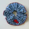 Goma para el pelo de scrunchie con diseño de cuadros en bloques de color rojo y azul estilo coreano, linda, bordada, para coleta diaria, accesorio para el pelo