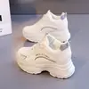 Novos Tênis Esportivos Femininos 2026 para Primavera e Outono, Versátil e Confortável, Estilo Coreano, Moderno, Antiderrapante, Aumenta a Altura, Sola Grossa, Estilo "Dad Shoes" YH002