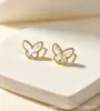 Pendientes de botón Seiko VCA Mariposa Nácar Natural Baño Grueso Oro de 18 Quilates Acero de Titanio Estilo Coreano Temperamento Versátil Joyería de Moda