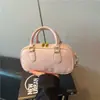 Bolsa de Mão Quadrada Pequena de Nicho Coreana 2026 para Mulheres, Bolsa Bowling Transversal Versátil Exquisita Bolsa Boston Almofada