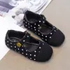 Nueva colección de otoño: Zapatos Mary Jane de lunares para niñas, zapatos de princesa estilo francés, zapatos de piel para niños de suela blanda y zapatos planos con cierres de velcro