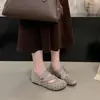Sapatos Mary Jane lisos e elegantes com um toque retrô, novo estilo da moda 2026, perfeitos com vestidos, versáteis e confortáveis, não vão machucar seus pés