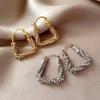 Otoño e Invierno 2023 Nuevos Pendientes Pendientes Mujer Sensación de Alta Gama Elegante Socialité Lujo Ligero Nicho Estilo Pequeño Joyería