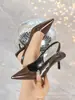 Novos Sapatos de Salto Alto Estilo Europeu e Americano para Comércio Exterior, Sapatos Fechados na Cor Café, Saltos Agulha Elegantes de Couro Envernizado, Sapatos de Salto Alto de Bico Fino