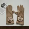 Luvas de Veludo de Camélia Estilo Chanel de Luxo para Mulheres, Luvas de Inverno Quentes e à Prova de Frio com Dedos Separados para Ciclismo, Compatíveis com Tela de Toque