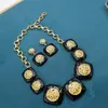 Diseño Vintage de la Edad Media Antigua Sentido del Diseño Artesanía Completa de Esmalte Patrón Hueco Pendientes de Azúcar Traje de Collar