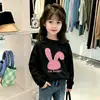 Camiseta de algodão puro de manga longa para meninas para primavera e outono de 2026, camiseta básica infantil estilosa com estampa de desenho animado para meninas pequenas