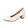 Zapatos Franceses Minimalistas de Tacón Medio Cuadrado para Mujer 2024 Nuevos Elegantes Piel Suave Tacones Altos Estilo Coreano Piel de Oveja Zapatos de Abuela