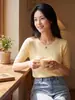 Camiseta feminina estilo coreano, pura e atraente, de tricô trançado, gola redonda, manga curta, para o início do outono 26, design de alta qualidade, top deslumbrante