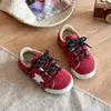 Zapatillas para niños 2026 primavera y otoño estilo nuevo para niños moda estrella zapatos casuales suela suave antideslizante zapatillas deportivas para niñas