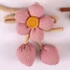 Broche de Flor Gêmea Tridimensional de Tecido Alfinete de Flor de Cinco Pétalas Design Handmade Senso de Design Corsage Bolsa de Roupas Decorações Penduradas