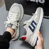 Zapatos de Hombre 2026 Nuevos de Verano Malla Transpirable Versátiles Casuales Zapatos Deportivos para Hombre Correr Suela Gruesa Zapatos de Estudiante Papá