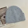 Chapéu de Tricô de Pelo de Coelho Espessado Bordado com Pérolas e Diamantes Feito à Mão Inverno Exterior Quente Moda Luxo Acessível Proteção para Orelhas Pulôver Chapéu de Lã