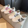 Zapatillas de entrenamiento alemanas de suela gruesa para mujer, nuevas zapatillas blancas versátiles primavera/verano 2026, zapatillas deportivas casuales con cordones, suela plana, zapatillas Forrest Gump