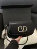 Bolsa Quadrada Pequena Portátil Texturizada Fashion Feminina 2025 Primavera Nova Chegada Luxo Leve Versátil Bolsa de Ombro Bolsa Transversal Fashionável Bolsa Feminina da Moda