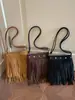 Shuai Mi Jia Bolso Pequeño Cuadrado Retro Francés con Borlas para Commuter para Mujer 2026 Nuevo Bolso de Hombro Único Cruzado con Borlas de Alto Valor