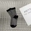 Meias de Cashmere Listradas em Preto e Branco para Mulheres, Meias de Cano Médio, Meias de Lã para Outono e Inverno, Forradas com Fleece, Espessas, Quentes, Meias Slouch Atacado