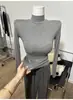 Nova Camiseta de Outono com Gola Alta, Manga Longa, Ombro Almofadado, Cor Sólida, Corte Slim para Mulheres, Estilo Coreano, Temperamento, Camada Base