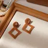 Pendientes de Chica de Hardware Femeninos Franceses Vintage Marrones Simples de Moda Pendientes Maillard para Mujeres
