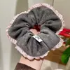 Goma para el pelo de punto coreana juvenil y delicada con volantes en color liso para coleta baja lateral, goma elástica para el pelo