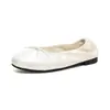 Weiwei Lady 6068-1 Zapatos de ballet suaves estilo francés para mujer con lazo, boca poco profunda, suela plana, suela suave zapatos de abuela