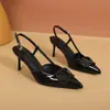 Sapatos Femininos de Nicho de Luxo Estilo Francês 2026 Nova Coleção Primavera e Outono Salto Fino Bico Fino Sapatos de Trabalho com Fivela Quadrada Elegantes Saltos Altos