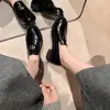 Mocasines de piel para mujer con hebilla dorada y suela gruesa, nuevo modelo 2026, zapatos slip-on de estilo universitario británico con tacón grueso