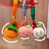 Colgante de Crochet de Lana Cosas Buenas Suceden Fruta de Peluche Caqui Melocotón Manzana Llavero Colgante para Bolso Pequeño Regalo